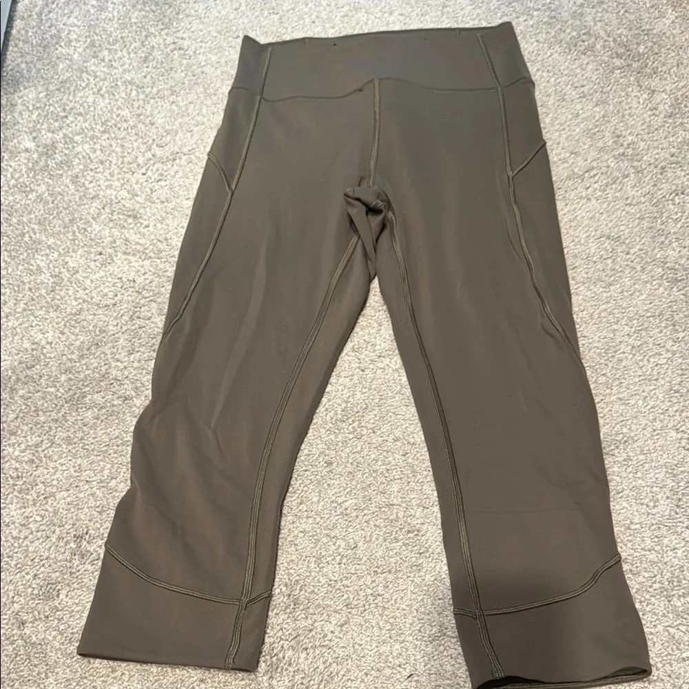 Lululemon olive green crops